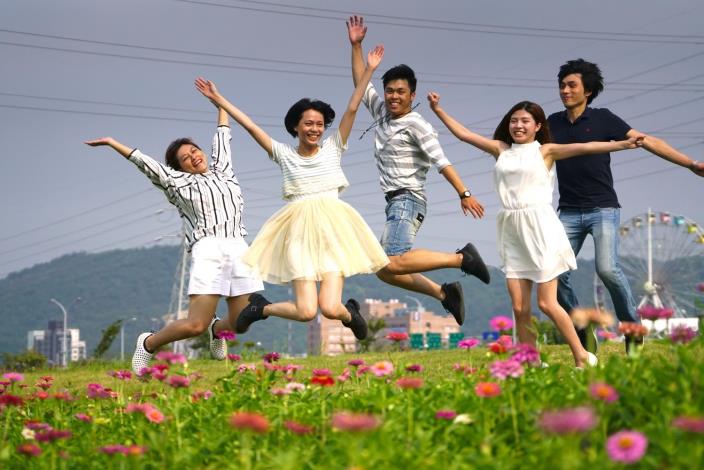 15. 青春不要留白!三五好友來花海踏青吧