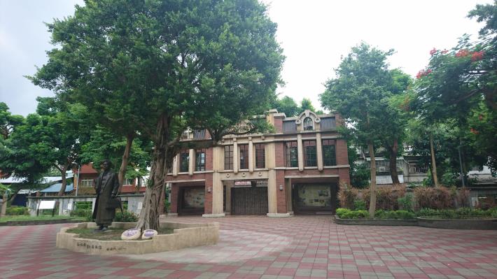 圖1、新建蔣渭水紀念銅像