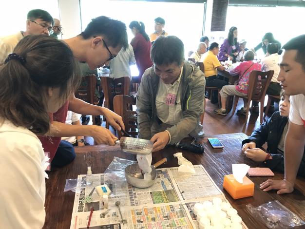 圖5參加學員各個認真聽課解說