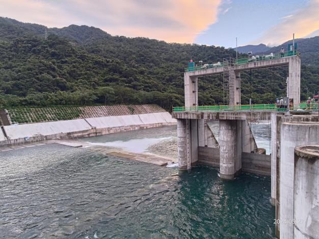 Sluice gate at the sediment flushing channel of the water intake point