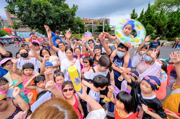 Every year, the Taipei Water Park hosts the Taipei Water Festival, attracting crowds of water enthusiasts 2