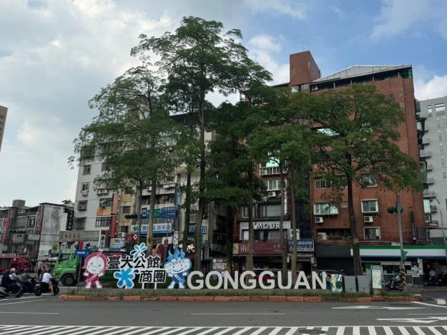 Non-stop music in Gongguan this September! The ChillOut stage is set up right next to the Gongguan shopping district, making it a perfect spot for both great food, great shopping and fantastic performances!