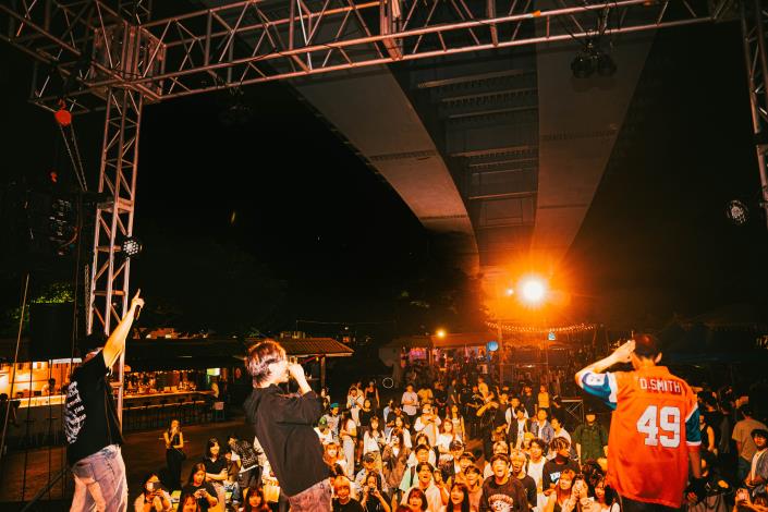 Students from hip-hop clubs across the country will take the stage to deliver high-energy performances during the on-site final on April 26