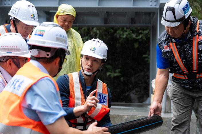 Mayor Chiang Wan-an inspects the high-elevation pipeline engineering project 2