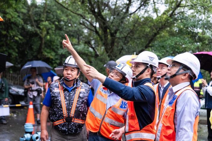 Mayor Chiang Wan-an inspects the high-elevation pipeline engineering project 5
