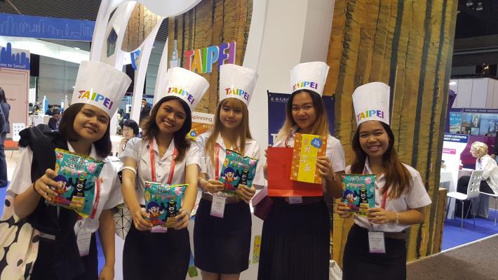 The limited-edition Bravo Kuai Kuai Birthday Gift Snack Bags drew “Thai-rrific” attention, receiving great popularity during the event.