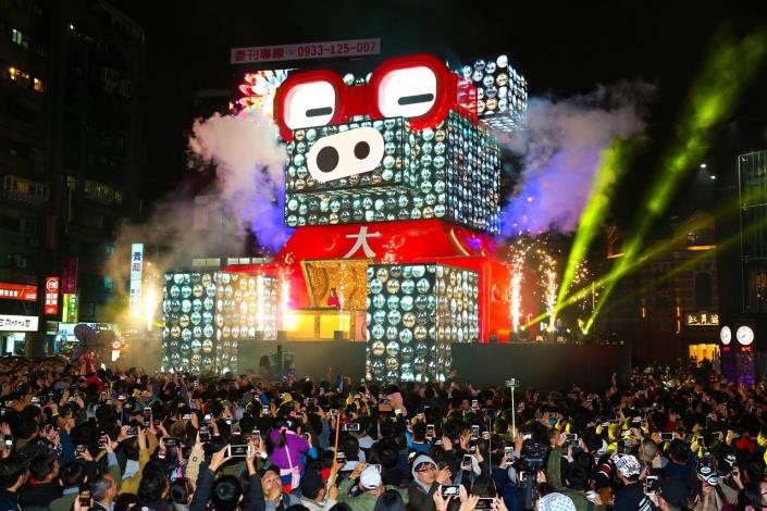 Taipei Lantern Festival Opening Ceremony _ MRT Ximen Station Exit 6
