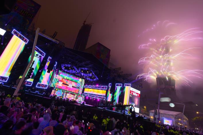 2023 New Year's Eve Fireworks (15).JPG