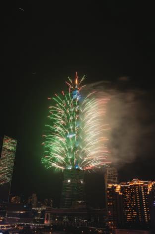 2025 Taipei’s HIGH New Year City 101 Fireworks_16