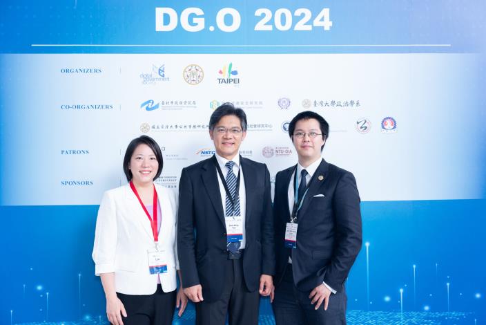 1.dg.o 2024 organizers (from left: Professor Helen Liu (劉康慧) from NTU, Deputy Secretary-General Shih-Ming You and Commissioner Shih-Lung Chao form Taipei City Department of Information Technology, Taipei City Government 