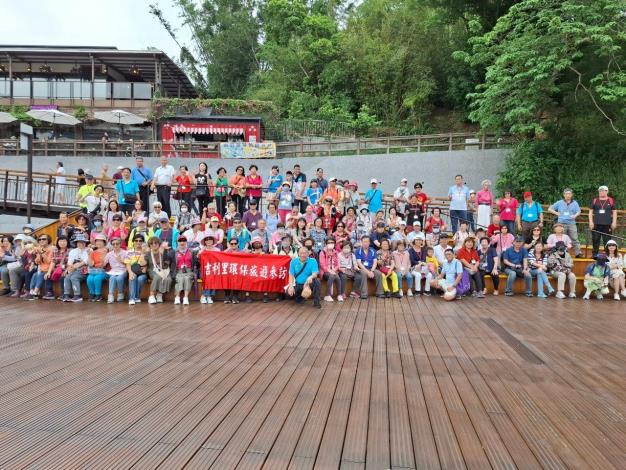 LINE_ALBUM_113年5月4日吉利里敦親睦鄰暨環保參訪旅遊_240508_2