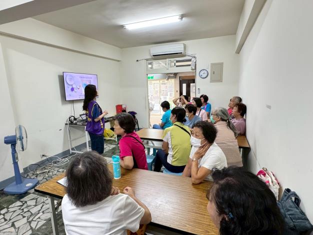 LINE_ALBUM_2025.10.17定點關懷活動-加冷筍涼爽噴霧_251022_99