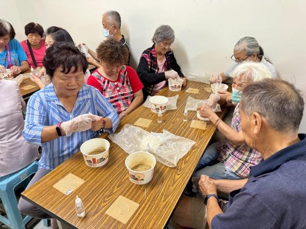 LINE_ALBUM_2025.09.18定點關懷活動-艾草蚊香_251022_23