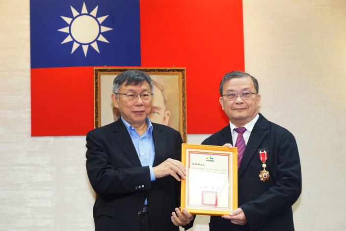 1111220_02_113_臺北市政府副市長及一級機關政務首長總辭_12樓劉銘傳廳_高讚賢攝