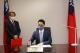 1111225_03_002_新任市長批閱就職視事及任命政務首長等公文_市政大樓11樓市長室_高讚賢攝