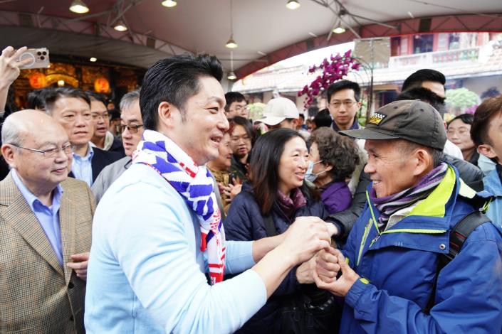 0131.蔣萬安市長走春參拜4