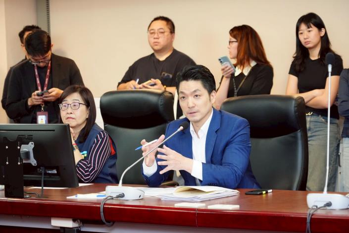 0424-向民眾黨黨團說明重大議法案圖片系列共2張（第1張）
