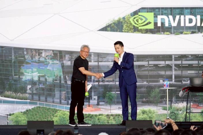 0527-市長受邀出席NVIDIA臺灣員工大會圖片共8張(第5張)