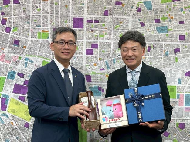 照片3-張溫德副市長接見靜岡市難波喬司市長