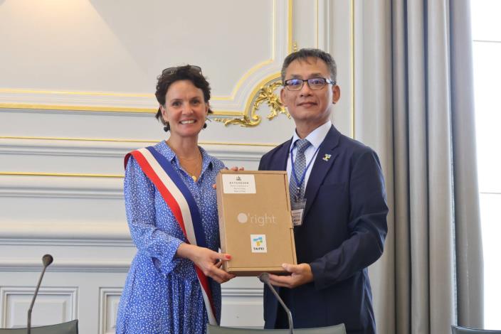 張副市長出訪-6