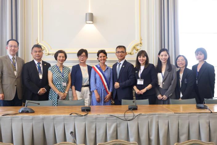 張副市長出訪-7