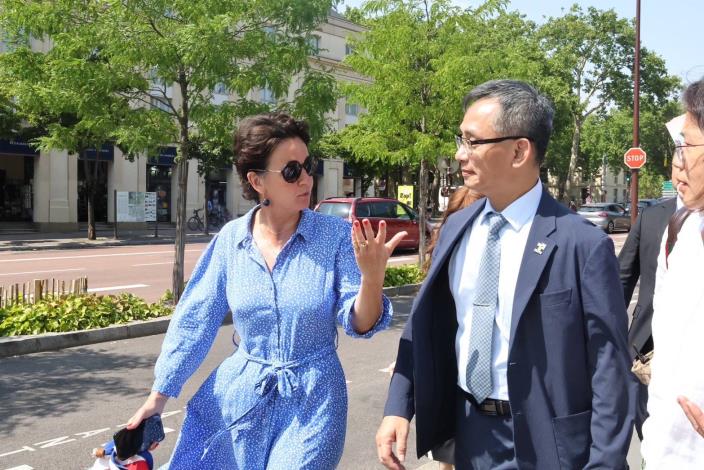 張副市長出訪-4