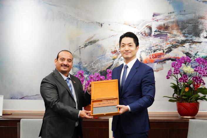 1150319-蔣市長接見貝爾墨潘市長凱威奇訪團一行.JPG