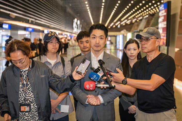 蔣萬安率團出訪新加坡行前受訪