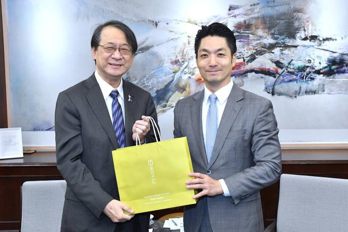 1150624_蔣萬安會晤日本前駐臺代表泉裕泰照片系列共4張(第3張)
