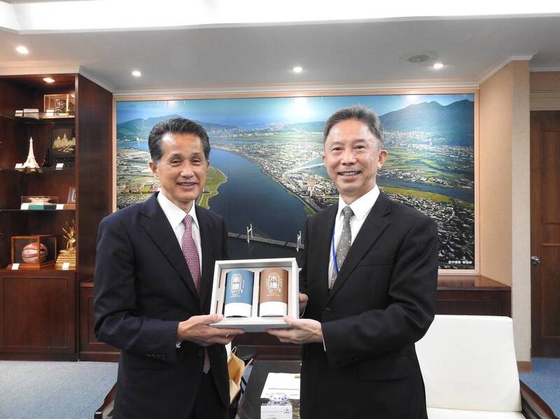 Mayor of Kasama City, Japan, Pays a Courtesy Call to Taipei City Government