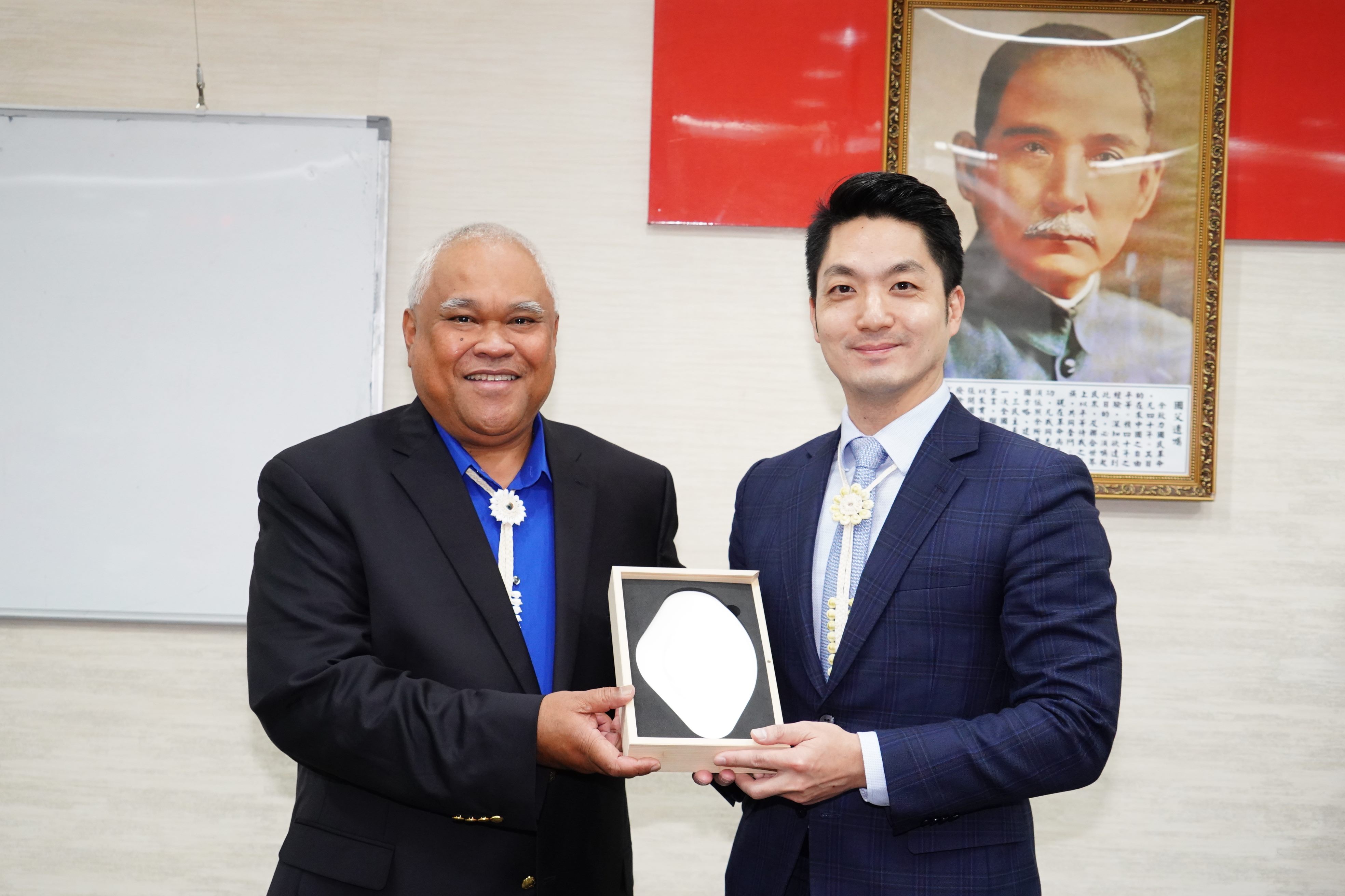 0206_Mayor Ladie N.Jack of Majuro City visited Mayor Chiang.