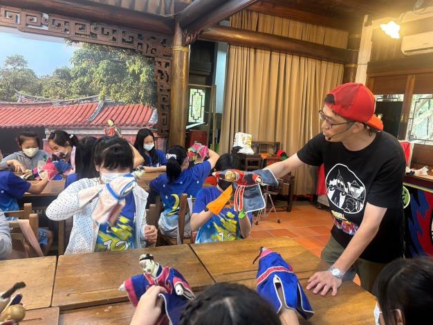 安泰小學堂實際操作戲偶