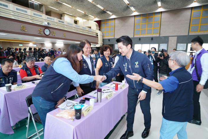 中正區市長與里長有約正式會-市長向里長致意2