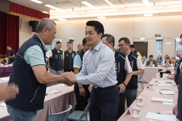 士林區113年度市長與里長有約-市長向里長致意2