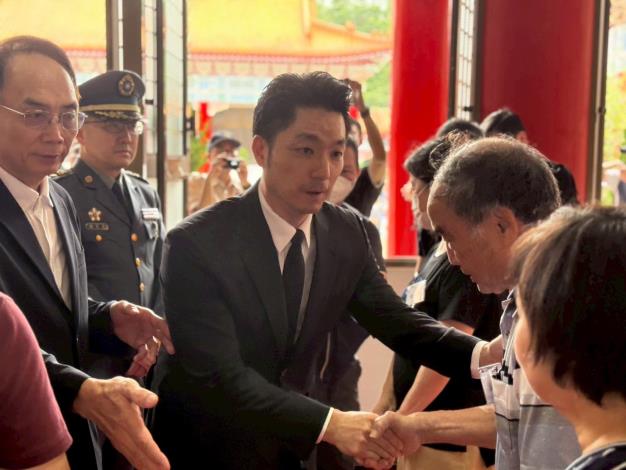 5.蔣市長慰問烈士遺屬