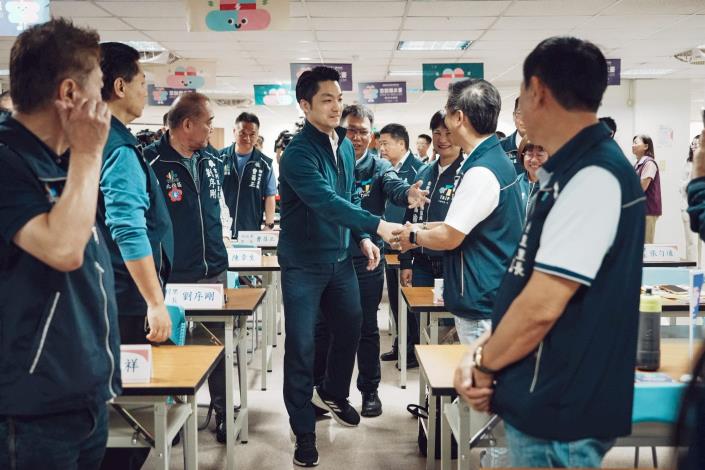 北投區114年度市長與里長有約正式會議_市長向里長致意