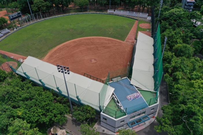 青年公園棒球場整修完成－本壘左後方空拍全景照