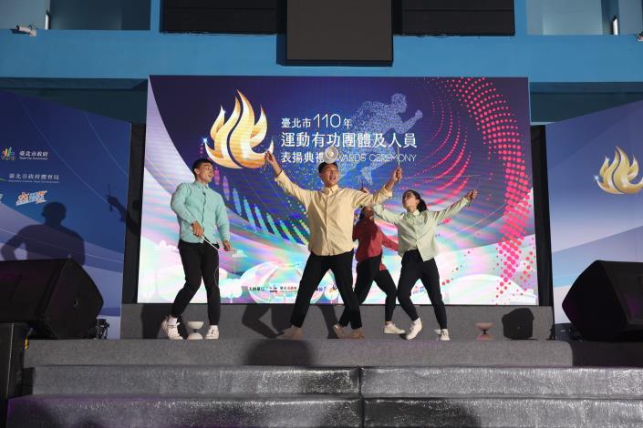 從鈴開始-扯鈴表演.JPG