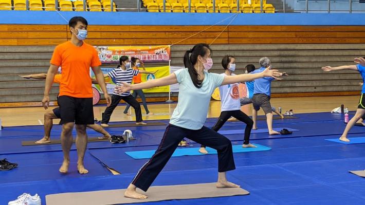 視障組墊上運動班