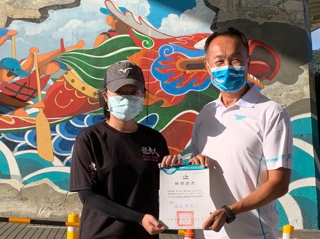 北市體育局李再立局長為舵手研習營學員頒發結業證書結業-1