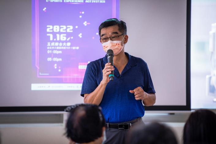 北市體育局首創全臺「里民電競體驗活動」-北市南港區玉成里黃聰智里長，感謝體育局將電競運動推廣到「鄰里」，深化傳播至里民