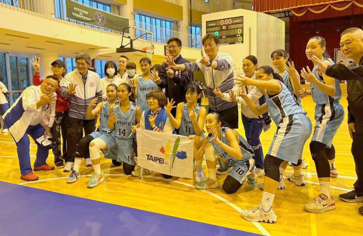 臺北市勇奪青少年女子組金牌，締造四連霸。