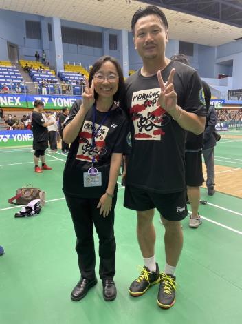 臺北市政府體育局游竹萍局長為選手加油