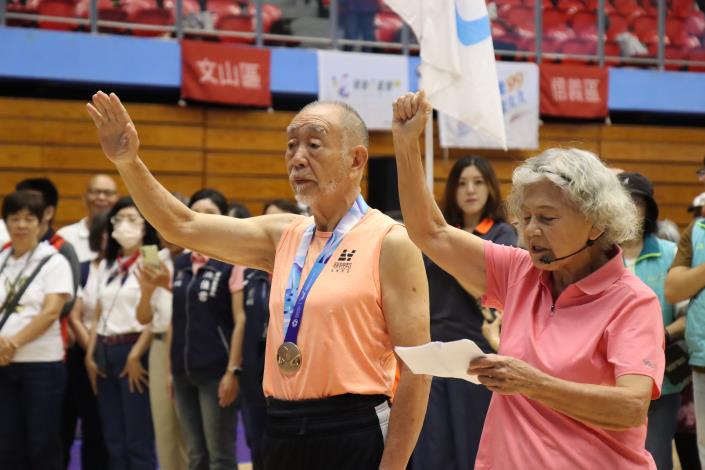運動員宣誓-世壯運不老英雄林潘秀雲、孫森森