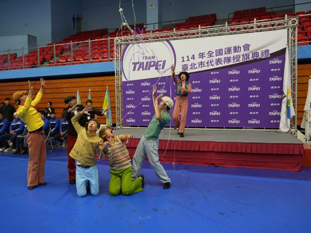 授旗典禮開場表演-北市大Locking隊.JPG