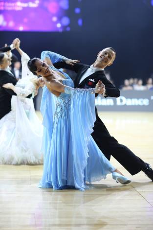 世界職業公開組摩登 冠軍 - Stanislav Zelianin 與 Irina Cherepanova (新加坡)