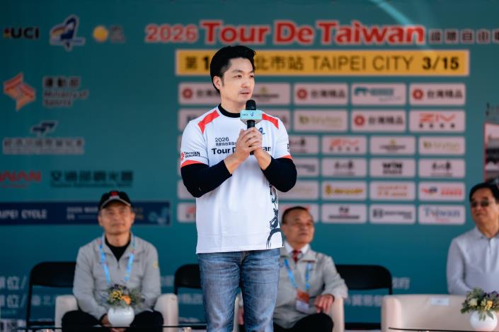 臺北市市長蔣萬安親臨「2026國際自由車環臺公路大賽」臺北市站致詞，熱情歡迎來自全球的頂尖職業車隊