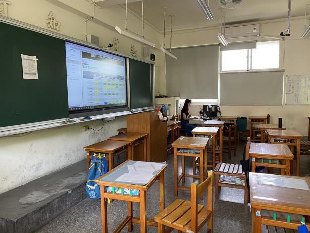 本市公私立國高中職，於本週4月25日-4月29日期間約有9成班級數辦理線上教學演練，1成班級數實施實體課程 (3)