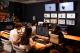 ▲臺北育達高中「飛機餅乾A.C.Studio」擁有業界等級專業副控中心，協助同學成為跨領域的新媒體高手。