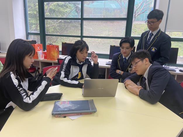 鍾靈中學學生入班體驗英文專題